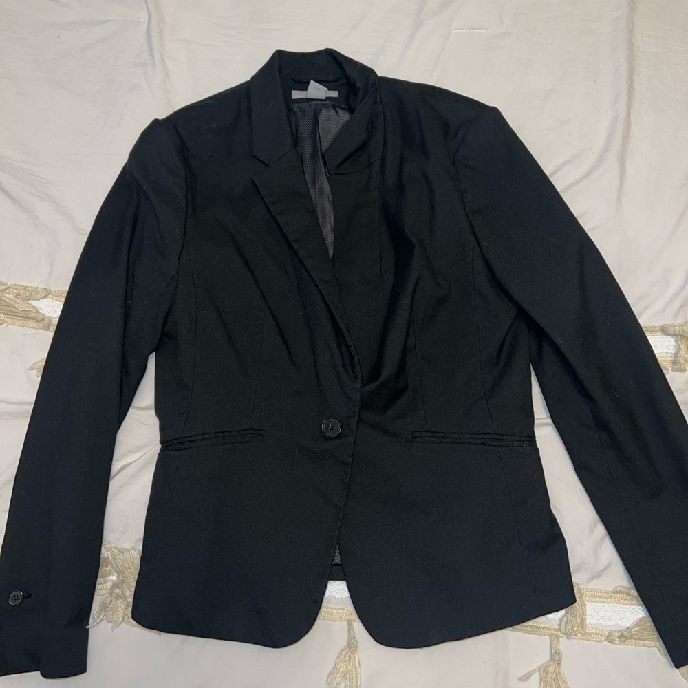 H&M Black Tailored Blazer for Formal Occasions